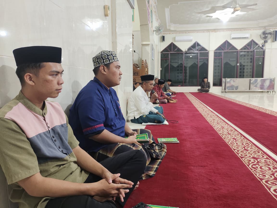 Pemdes Mario Bersama Masyarakat dan KKN Laksanakan Yasinan Malam Nisfu Sya’ban